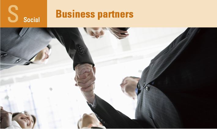 Social：Business partners